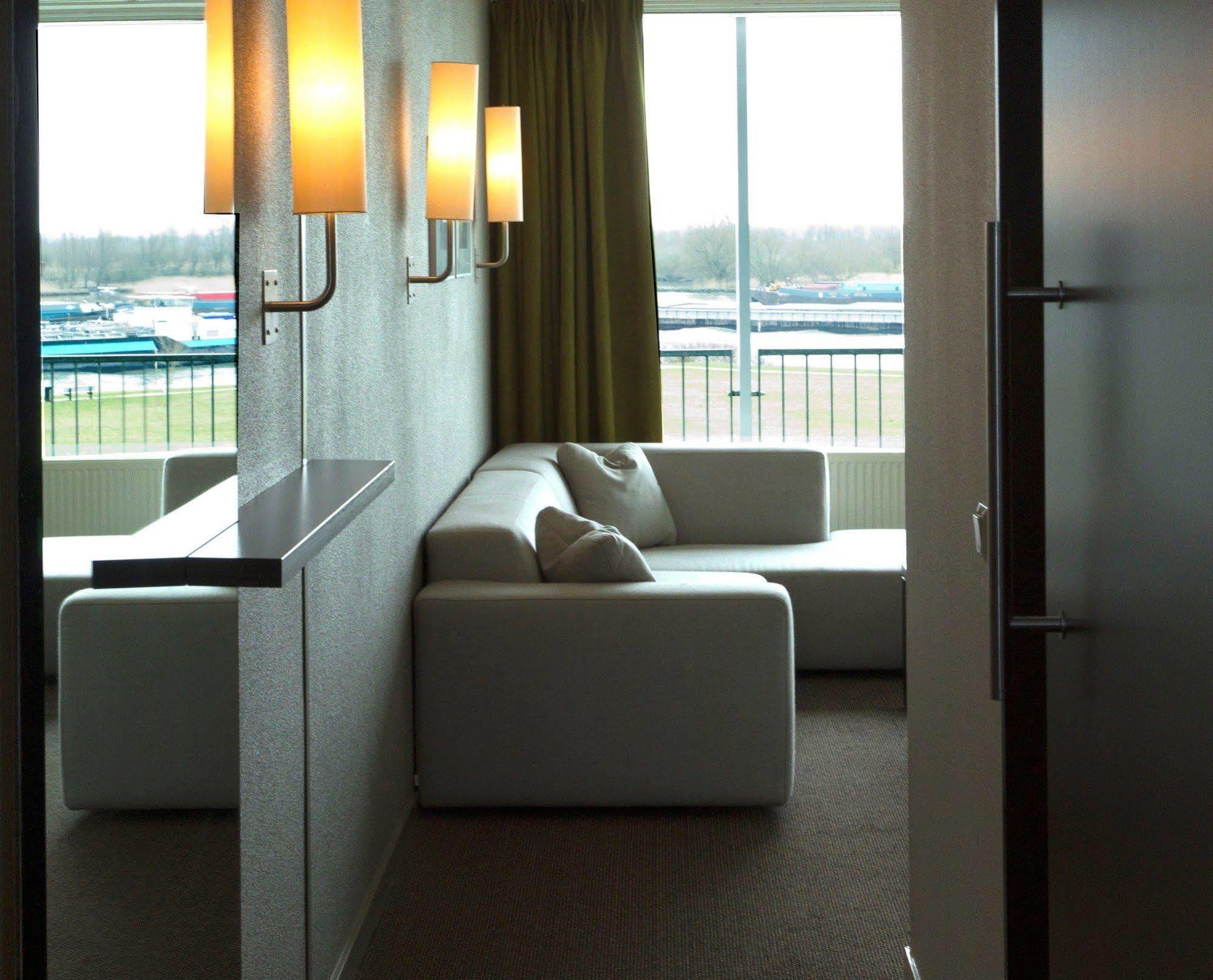 Van Der Valk Hotel Ara Zwijndrecht Exterior photo